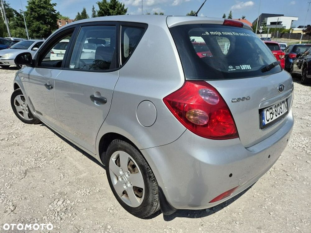 Kia Ceed - 4