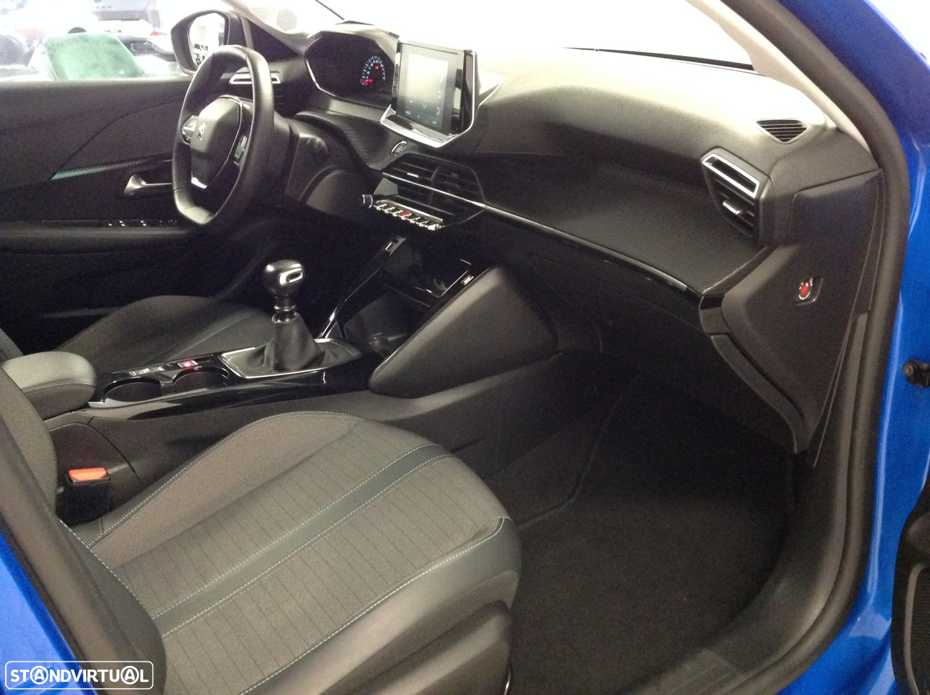 Peugeot 208 1.2 PureTech Allure - 29