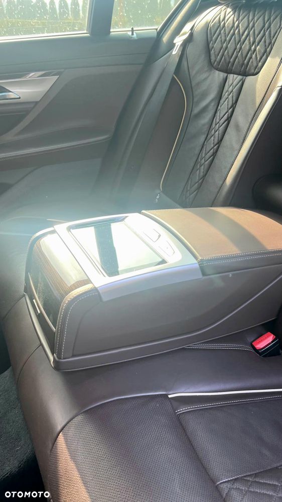 BMW Seria 7 740Ld xDrive - 17