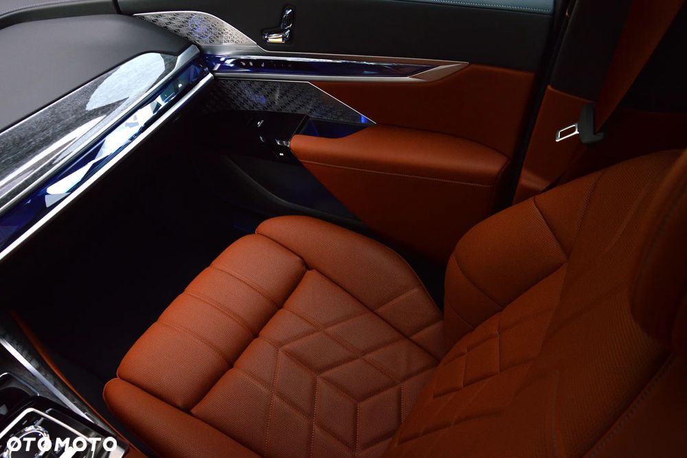 BMW Seria 7 740d xDrive mHEV Individual Edition sport - 26