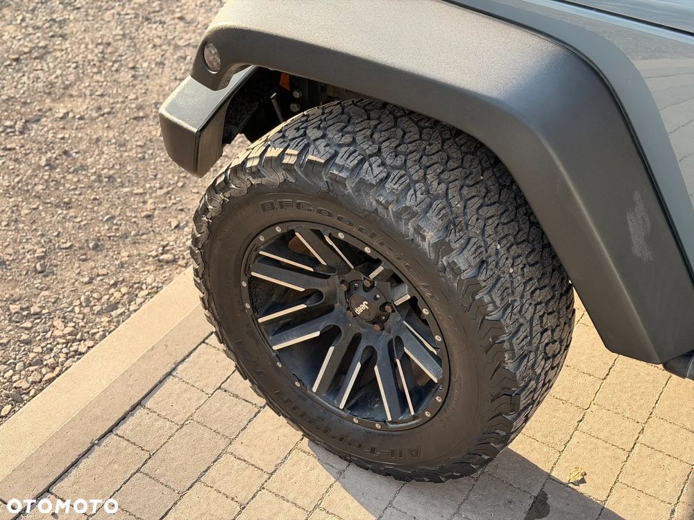 Jeep Wrangler - 4