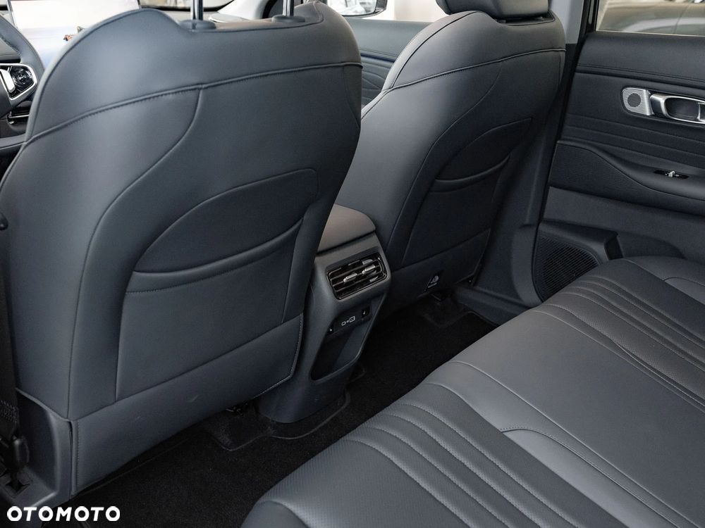 Geely Starray EM-i 1.5 PHEV Max - 13