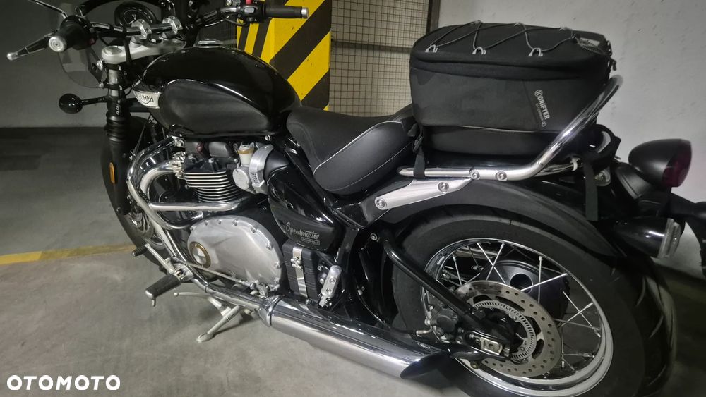 Triumph Bonneville - 6