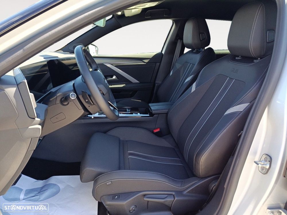 Opel Astra Sports Tourer 1.2 T Hybrid GS eDCT — fotografia 9