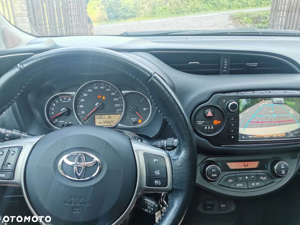 Toyota Yaris 1.33 VVT-i Lounge - 8