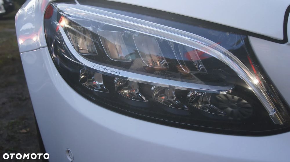 Mercedes-Benz Klasa C 220 d T 9G-TRONIC AMG Line - 10
