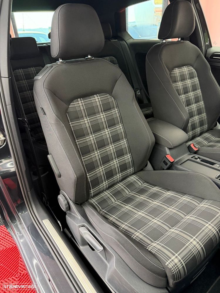 VW Golf 2.0 TDI GTD - 15