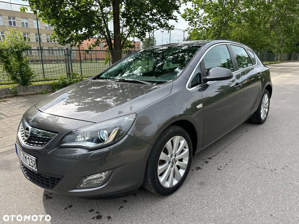 Opel Astra 1.4 T Cosmo - 11