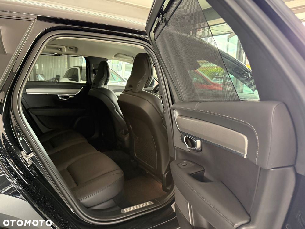 Volvo V90 Cross Country B4 D AWD Plus - 33