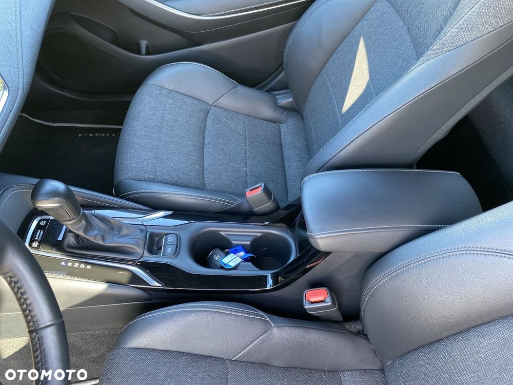 Toyota Corolla 1.8 Hybrid Style - 28