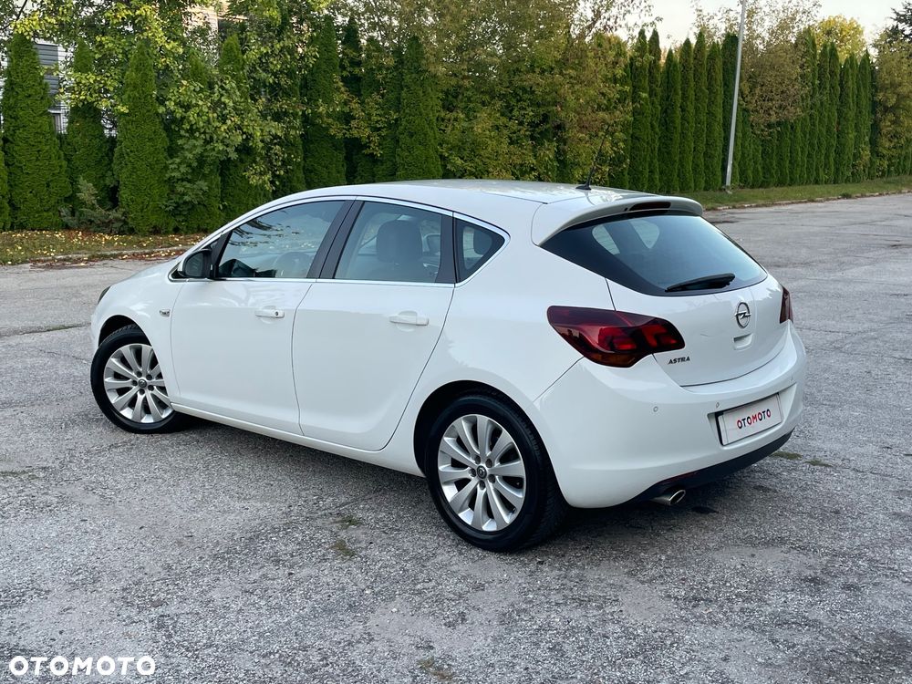 Opel Astra 1.4 Turbo Exklusiv - 19