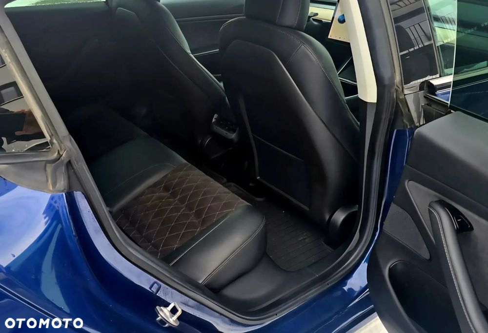 Tesla Model 3 - 16