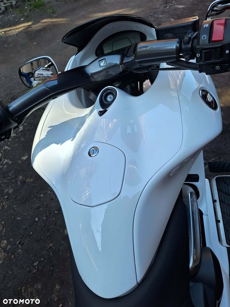 Honda DN-01 - 1