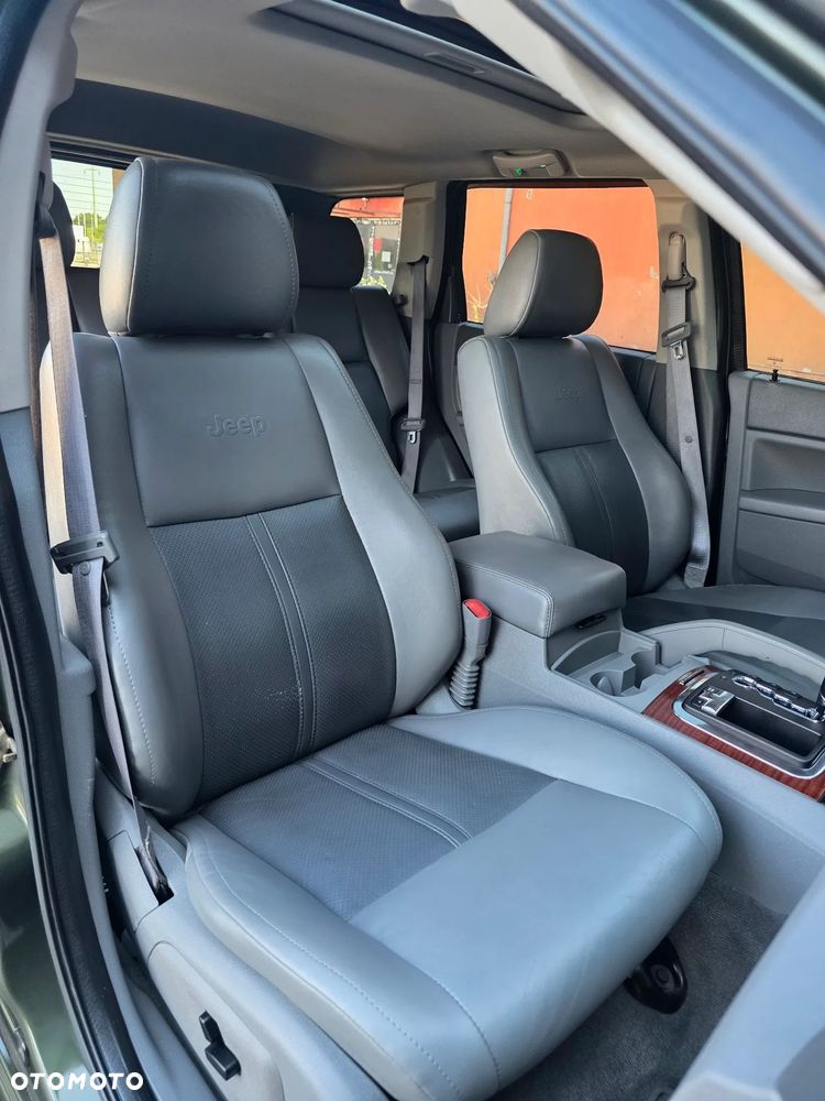 Jeep Grand Cherokee 5.7 4x4 Overland - 34