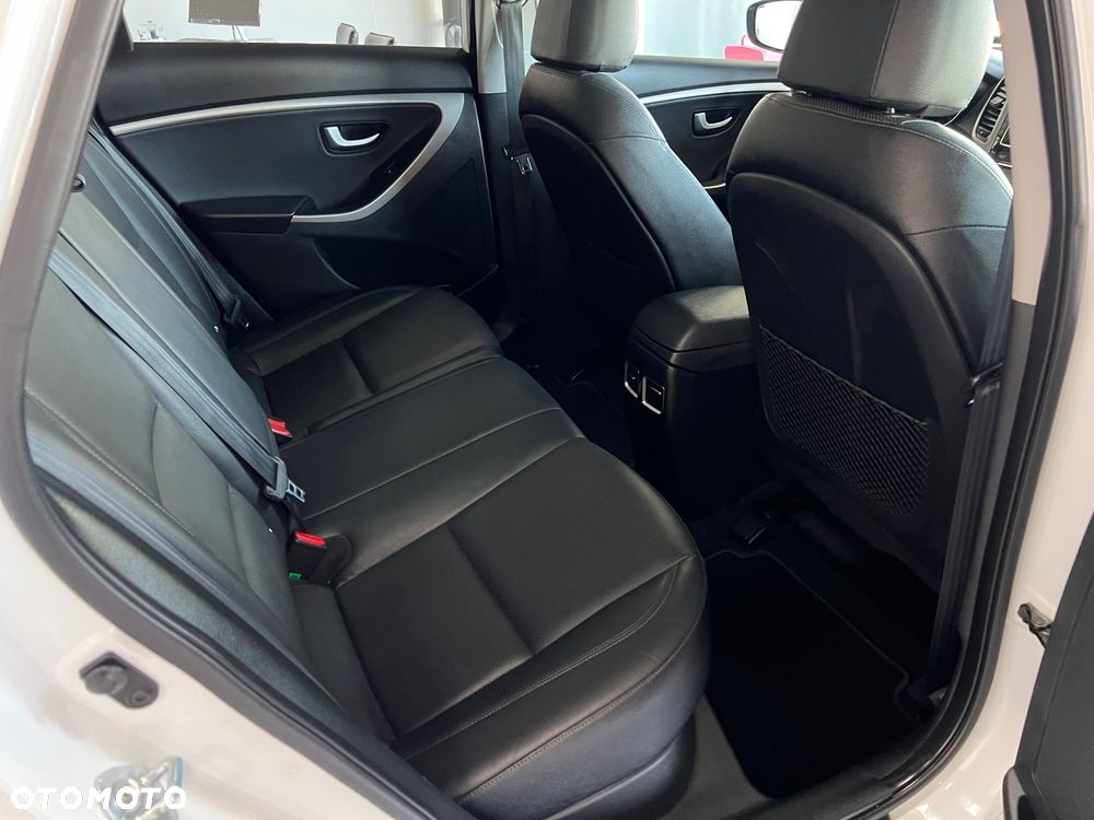 Hyundai i30 - 32