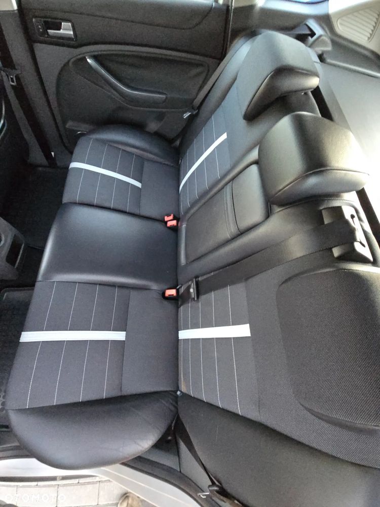 Ford Kuga - 17