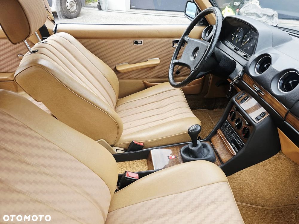 Mercedes-Benz Inny - 24