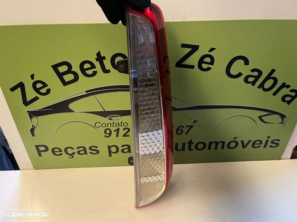 Ford Focus II Carrinha - FAROLIM DIREITO ESQUERDO - FT500 - 5