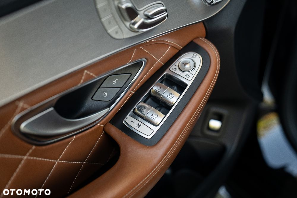 Mercedes-Benz Klasa C 450 AMG 4-Matic 7G-TRONIC - 22