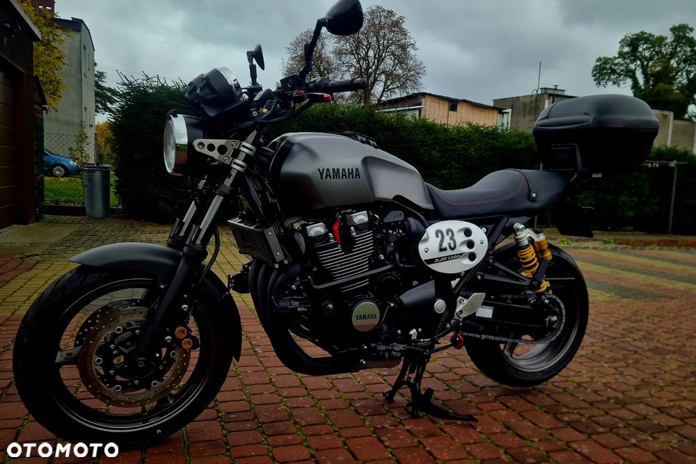 Yamaha XJR - 2