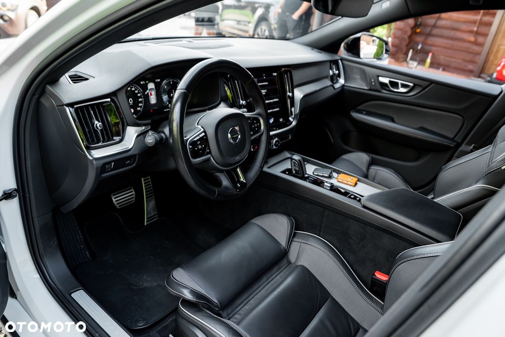 Volvo V60 B4 D Geartronic RDesign - 16