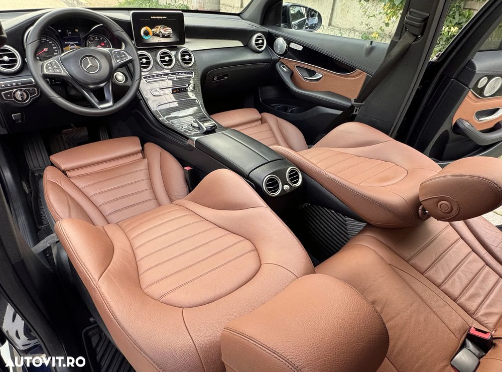 Mercedes-Benz GLC Coupe 250 4Matic 9G-TRONIC AMG Line - 17