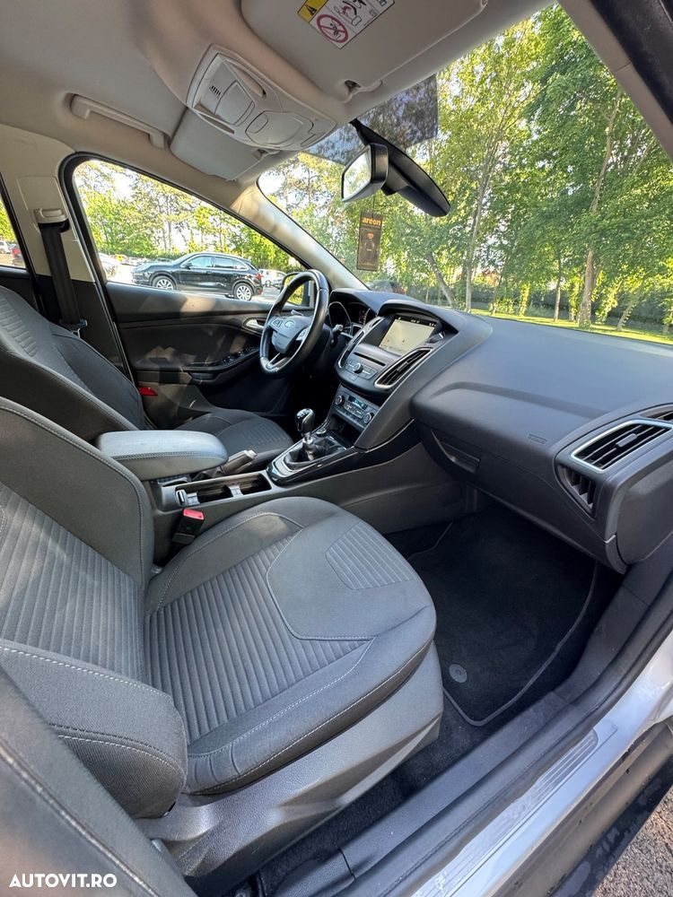 Ford Focus 1.0 EcoBoost Titanium - 10