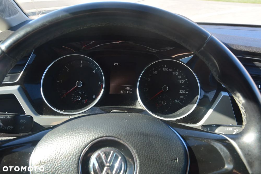 Volkswagen Touran 1.6 TDI SCR BlueMotion Technology Comfortline - 15