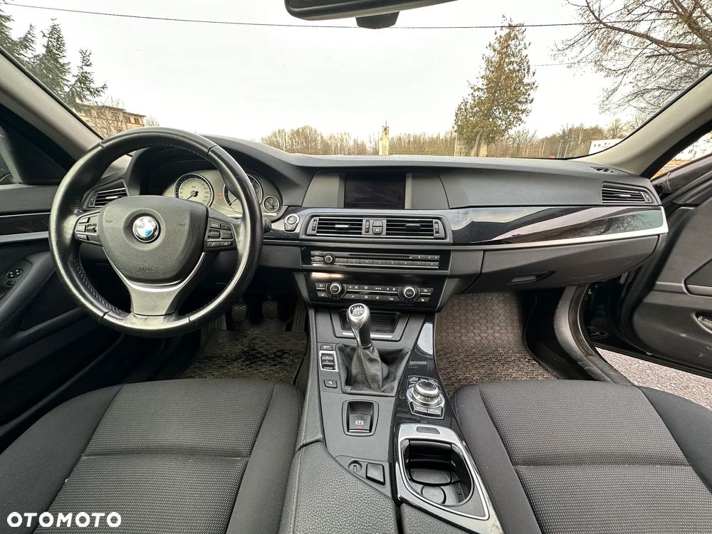 BMW Seria 5 520i - 7