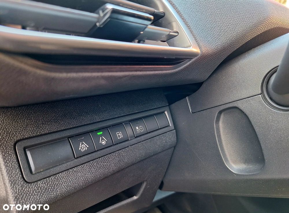Peugeot 3008 225 e-EAT8 GT - 26