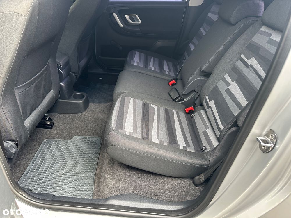 Skoda Roomster 1.4 16V Comfort - 8