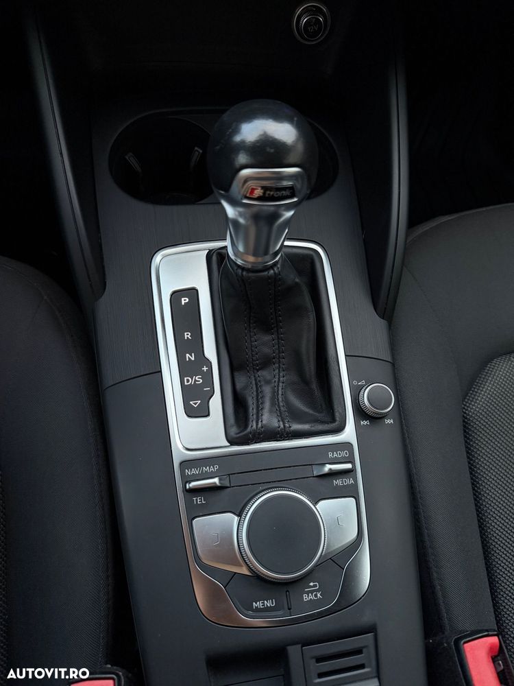 Audi A3 1.6 TDI S tronic Sport - 12