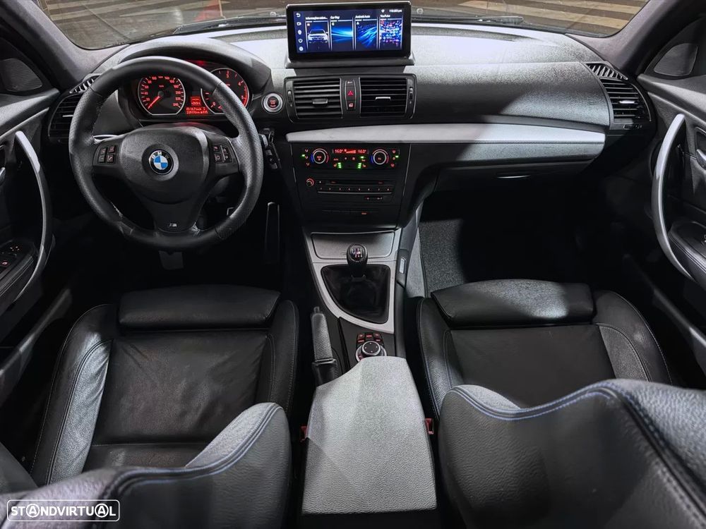 BMW 118 d Pack M - 11