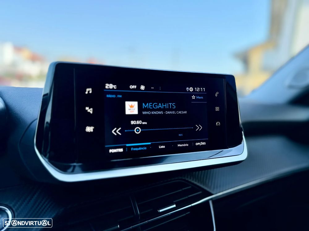 Peugeot 2008 1.2 PureTech Allure - 23