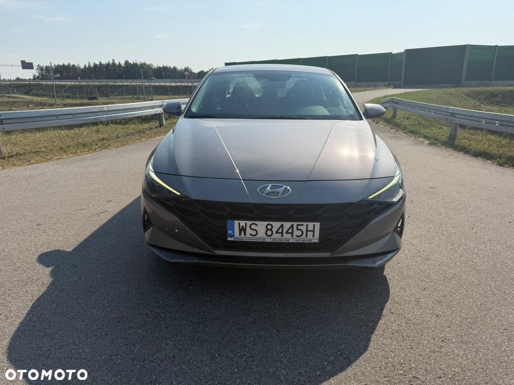 Hyundai Elantra - 9