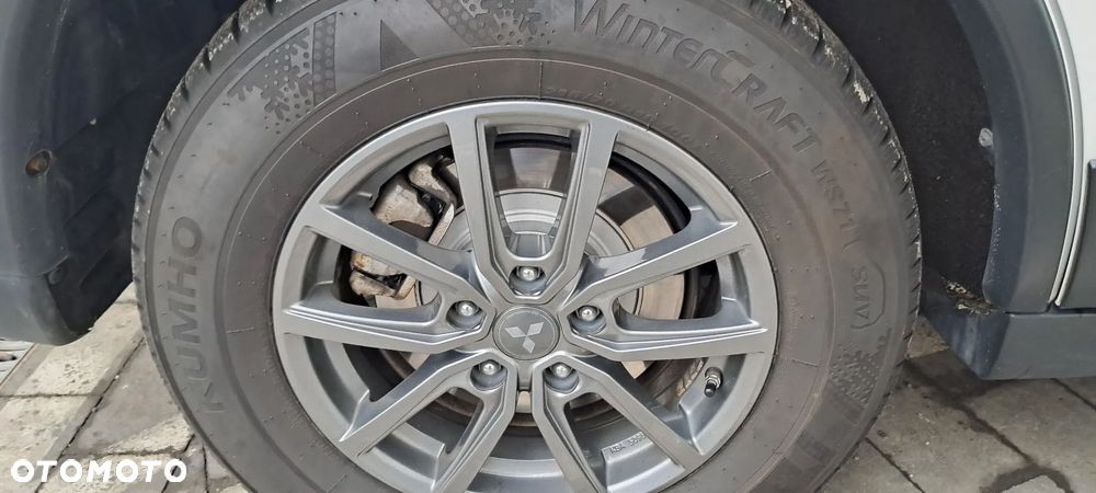 Mitsubishi Outlander 2.0 Intense + 4WD CVT - 17