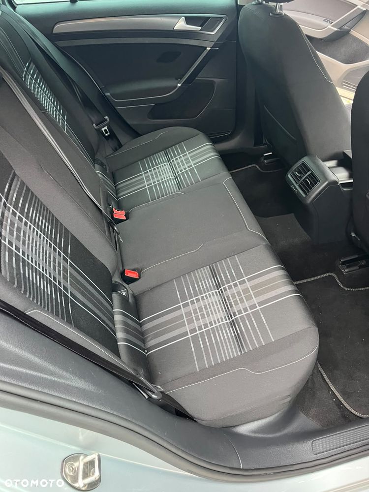 Volkswagen Golf 1.6 TDI BlueMotion Technology Lounge - 24
