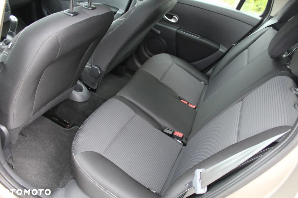 Renault Clio 1.2 16V TCE Alize - 16