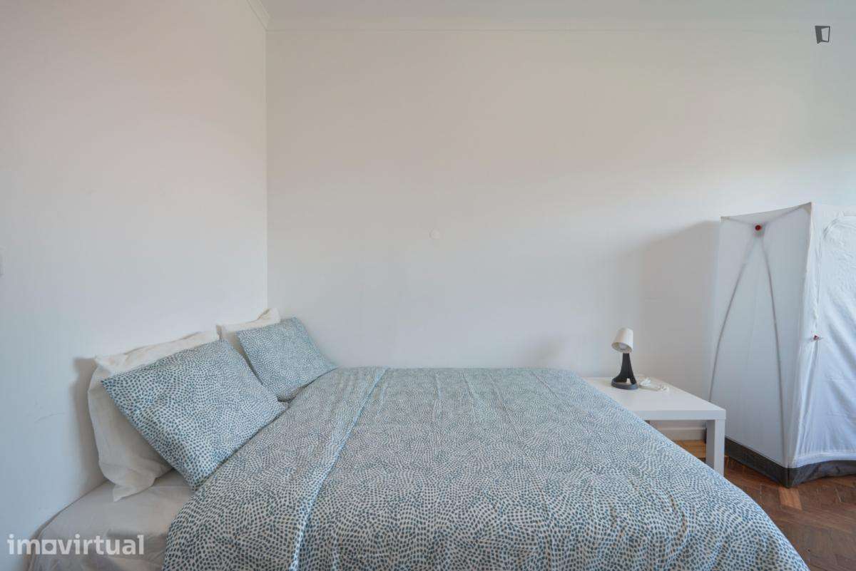 Quarto - localizado em Marquês de Pombal Lisbon - Grande imagem: 2/13