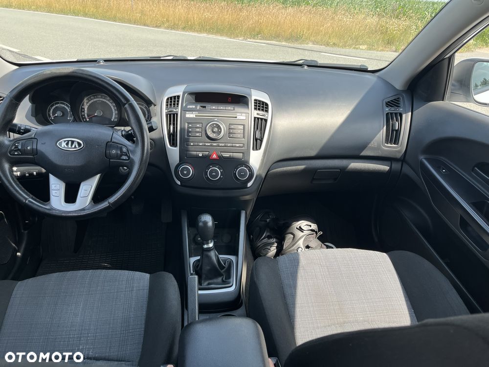 Kia Ceed - 5