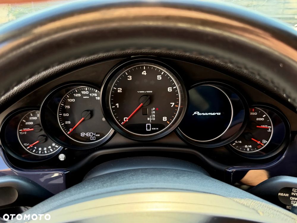 Porsche Panamera 4 PDK Edition - 19