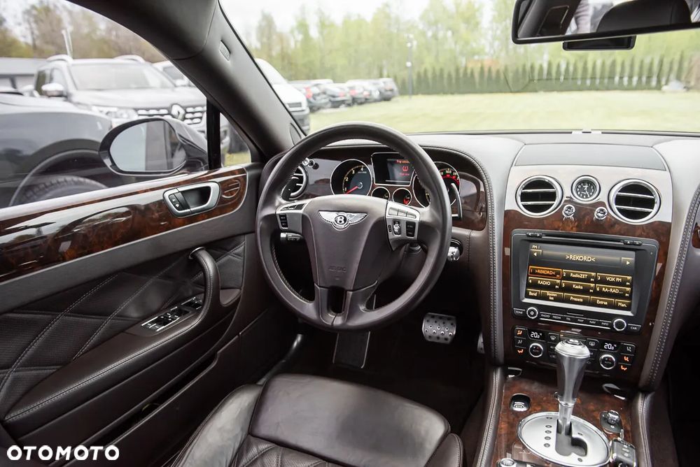 Bentley Flying Spur Mulliner - 17