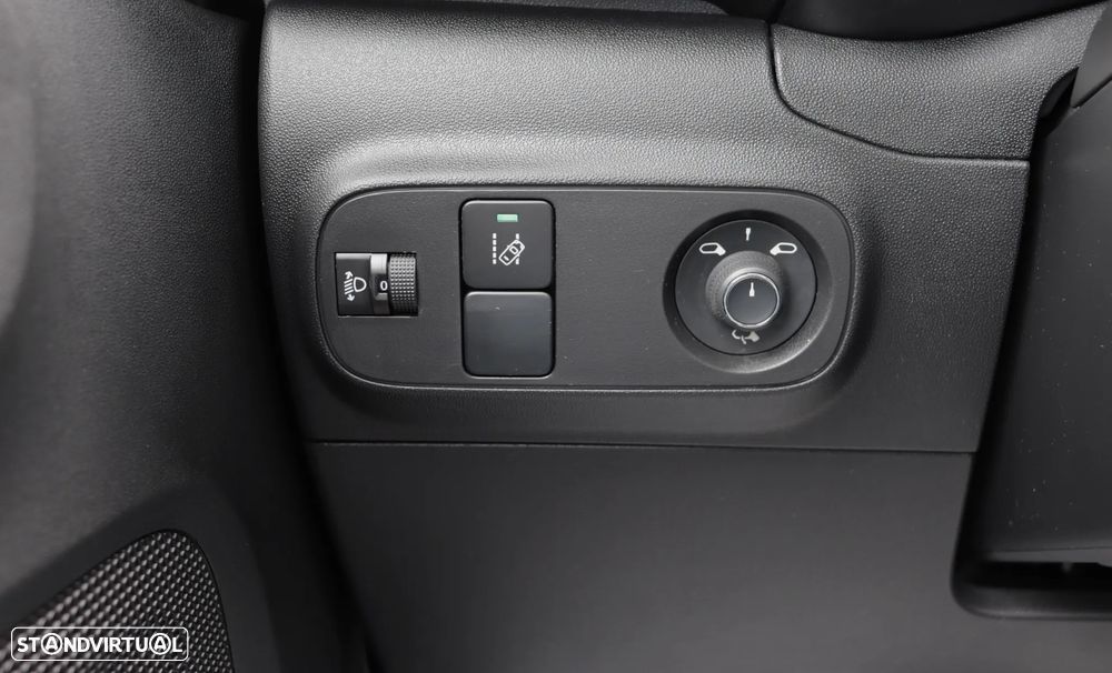 Citroën C3 1.2 PureTech Shine EAT6 - 30
