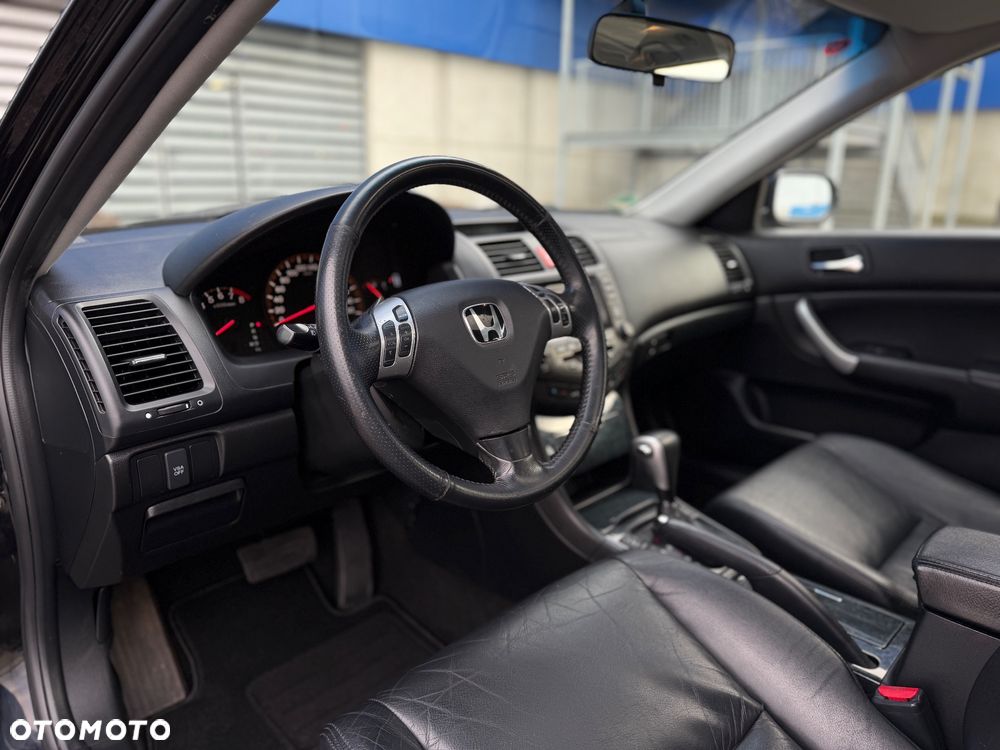 Honda Accord 2.4 Executive - 11