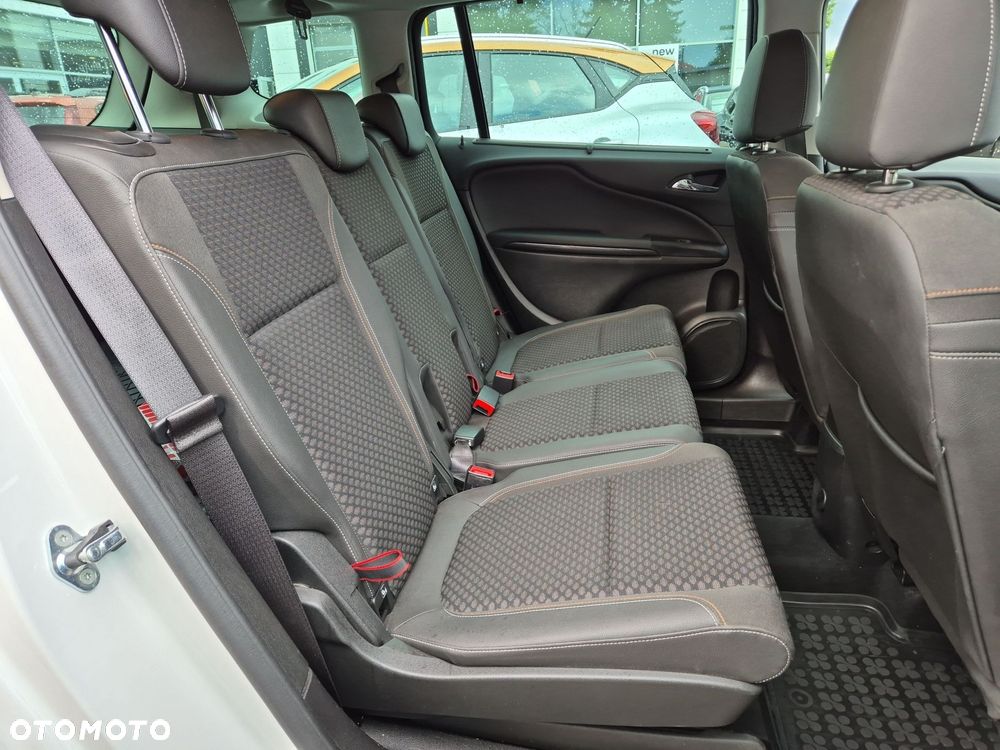 Opel Zafira - 11
