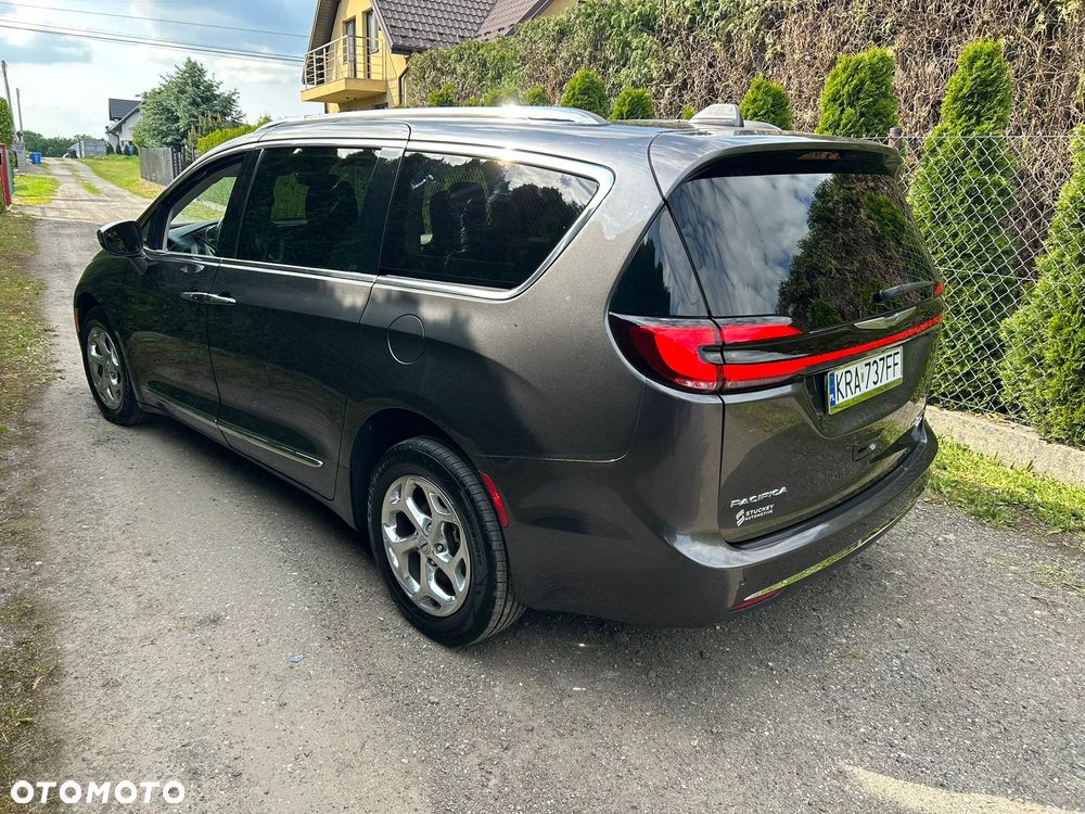 Chrysler Pacifica - 5