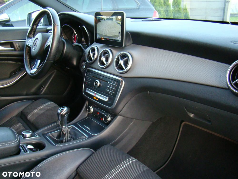 Mercedes-Benz CLA - 33