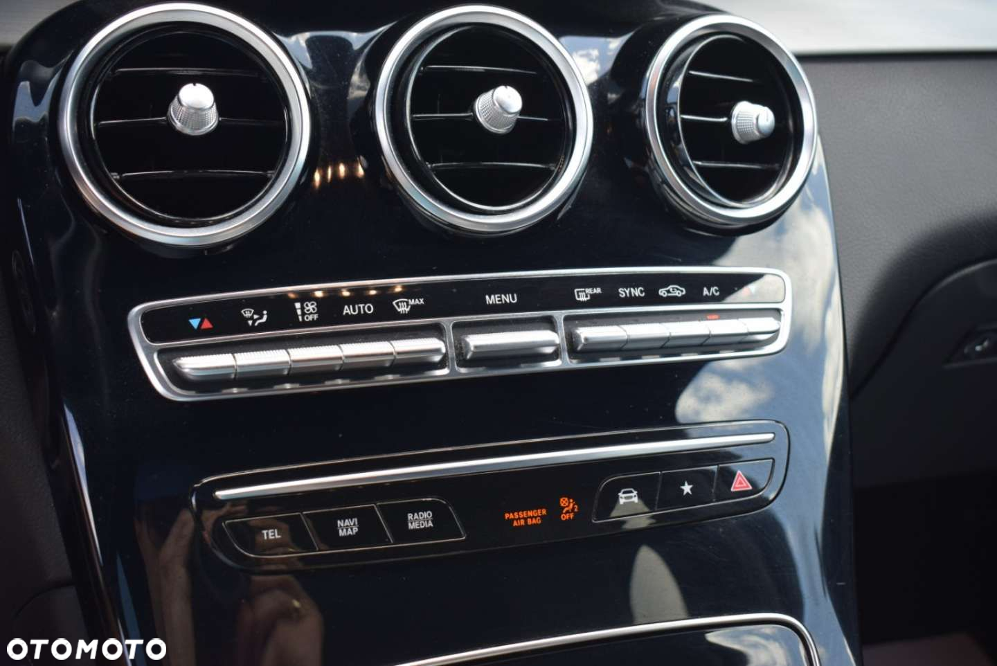 Mercedes-Benz GLC - 33