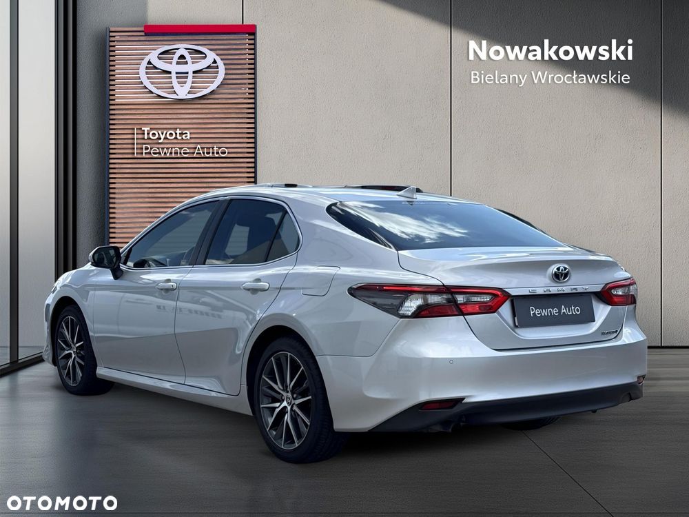Toyota Camry 2.5 Hybrid Prestige CVT - 2