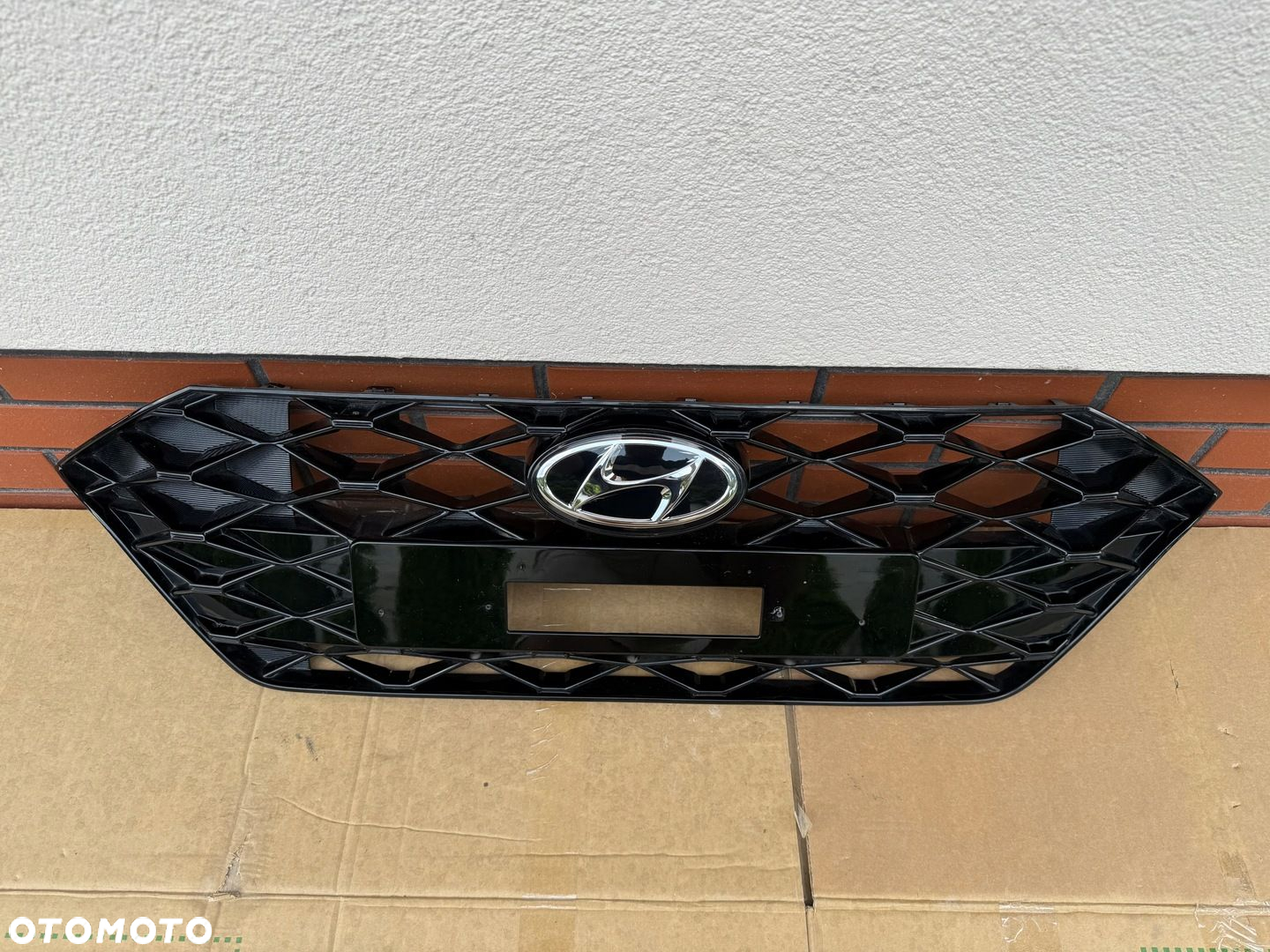 Hyundai i20 III 2019- grill polysk szklany znaczek pod radar - 3